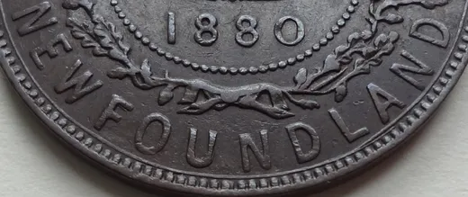 Medium Date, Wire Border Spur